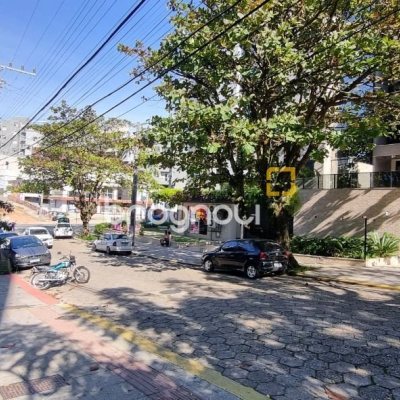 Apartamento com 93m², 2 quartos, 2 garagens, no bairro Trindade em Florianópolis