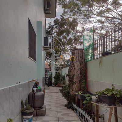 Casa com 120m², 3 quartos (sendo 1 suíte), 1 garagem, no bairro Cachoeira do Bom Jesus em Florianópolis