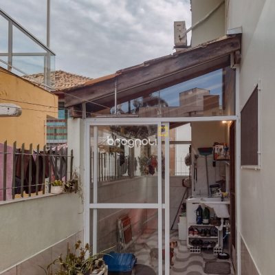 Casa com 120m², 3 quartos (sendo 1 suíte), 1 garagem, no bairro Cachoeira do Bom Jesus em Florianópolis