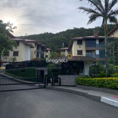 Apartamento com 80m², 3 quartos (sendo 1 suíte), 2 garagens, no bairro Praia Brava em Florianópolis