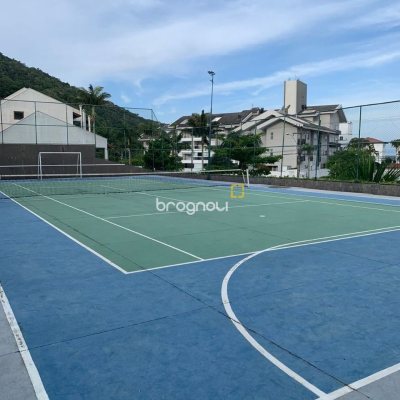 Apartamento com 80m², 3 quartos (sendo 1 suíte), 2 garagens, no bairro Praia Brava em Florianópolis
