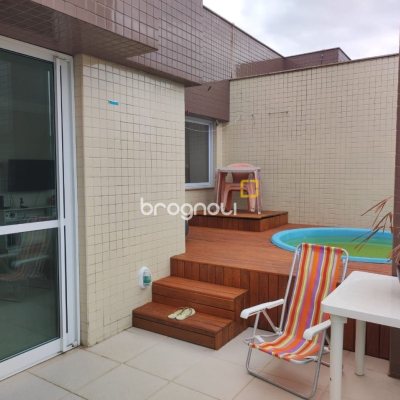 Cobertura com 95m², 2 quartos (sendo 1 suíte), 2 garagens, no bairro Açores em Florianópolis