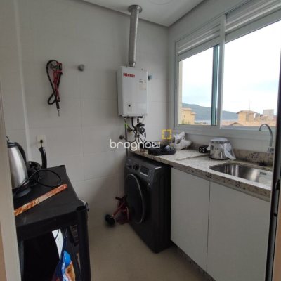 Cobertura com 95m², 2 quartos (sendo 1 suíte), 2 garagens, no bairro Açores em Florianópolis