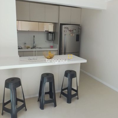 Cobertura com 95m², 2 quartos (sendo 1 suíte), 2 garagens, no bairro Açores em Florianópolis