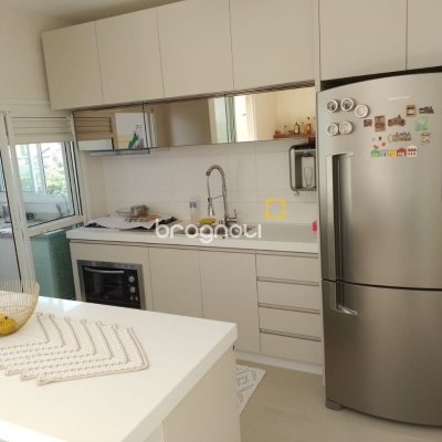 Cobertura com 95m², 2 quartos (sendo 1 suíte), 2 garagens, no bairro Açores em Florianópolis
