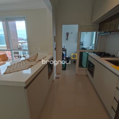 Cobertura com 95m², 2 quartos (sendo 1 suíte), 2 garagens, no bairro Açores em Florianópolis