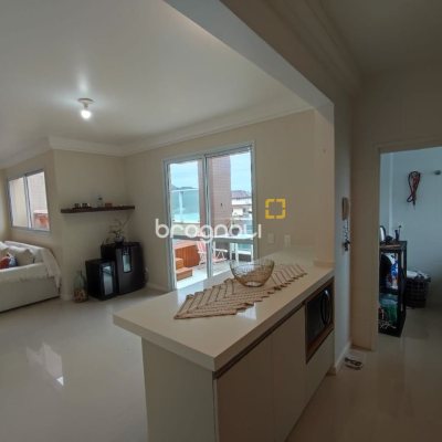 Cobertura com 95m², 2 quartos (sendo 1 suíte), 2 garagens, no bairro Açores em Florianópolis