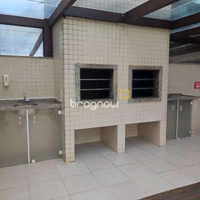 Cobertura com 95m², 2 quartos (sendo 1 suíte), 2 garagens, no bairro Açores em Florianópolis