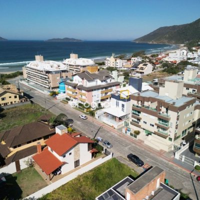 Cobertura com 95m², 2 quartos (sendo 1 suíte), 2 garagens, no bairro Açores em Florianópolis