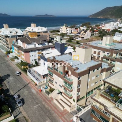 Cobertura com 95m², 2 quartos (sendo 1 suíte), 2 garagens, no bairro Açores em Florianópolis