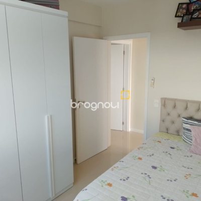 Cobertura com 95m², 2 quartos (sendo 1 suíte), 2 garagens, no bairro Açores em Florianópolis