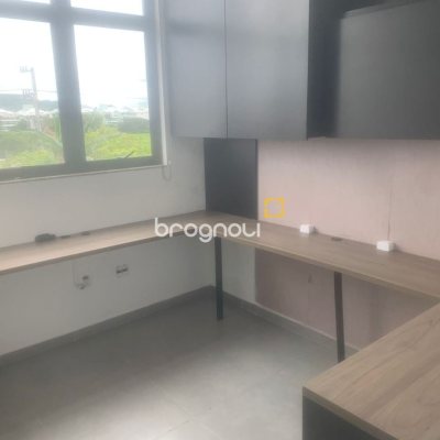 Sala com 65m², no bairro Ingleses em Florianópolis