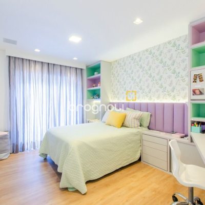 Casa de Condomínio com 942m², 6 quartos (sendo 5 suítes), 4 garagens, no bairro Cacupé em Florianópolis