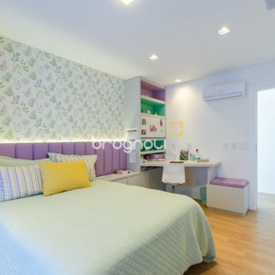Casa de Condomínio com 942m², 6 quartos (sendo 5 suítes), 4 garagens, no bairro Cacupé em Florianópolis