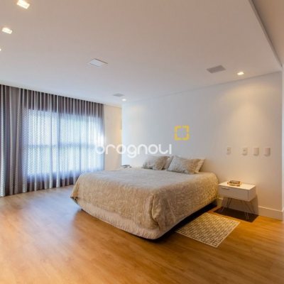 Casa de Condomínio com 942m², 6 quartos (sendo 5 suítes), 4 garagens, no bairro Cacupé em Florianópolis