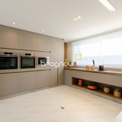Casa de Condomínio com 942m², 6 quartos (sendo 5 suítes), 4 garagens, no bairro Cacupé em Florianópolis