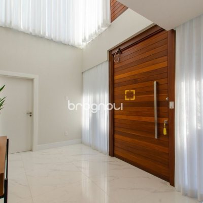 Casa de Condomínio com 942m², 6 quartos (sendo 5 suítes), 4 garagens, no bairro Cacupé em Florianópolis