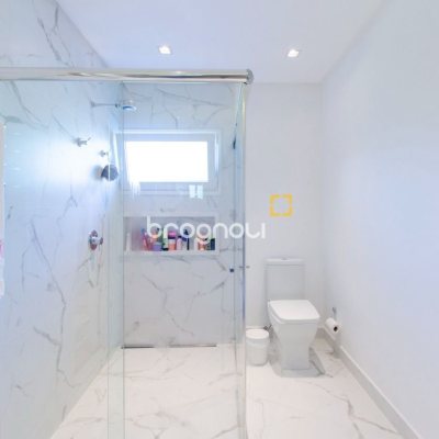 Casa de Condomínio com 942m², 6 quartos (sendo 5 suítes), 4 garagens, no bairro Cacupé em Florianópolis
