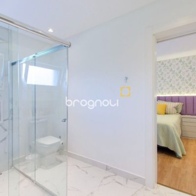 Casa de Condomínio com 942m², 6 quartos (sendo 5 suítes), 4 garagens, no bairro Cacupé em Florianópolis