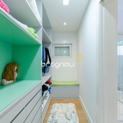 Casa de Condomínio com 942m², 6 quartos (sendo 5 suítes), 4 garagens, no bairro Cacupé em Florianópolis