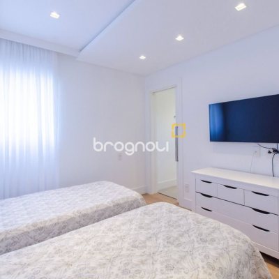 Casa de Condomínio com 942m², 6 quartos (sendo 5 suítes), 4 garagens, no bairro Cacupé em Florianópolis