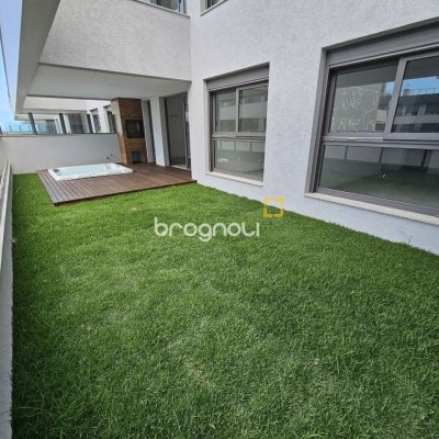 Apartamento com 119m², 2 quartos (sendo 1 suíte), 2 garagens, no bairro Morro das Pedras em Florianópolis