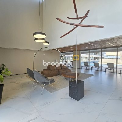 Apartamento com 119m², 2 quartos (sendo 1 suíte), 2 garagens, no bairro Morro das Pedras em Florianópolis