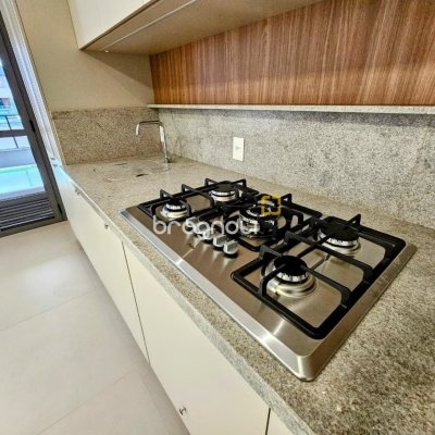 Apartamento com 119m², 2 quartos (sendo 1 suíte), 2 garagens, no bairro Morro das Pedras em Florianópolis