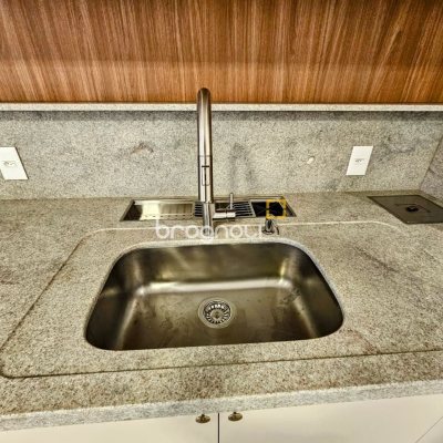 Apartamento com 119m², 2 quartos (sendo 1 suíte), 2 garagens, no bairro Morro das Pedras em Florianópolis
