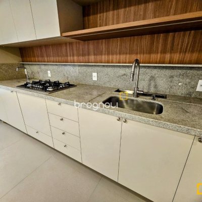 Apartamento com 119m², 2 quartos (sendo 1 suíte), 2 garagens, no bairro Morro das Pedras em Florianópolis