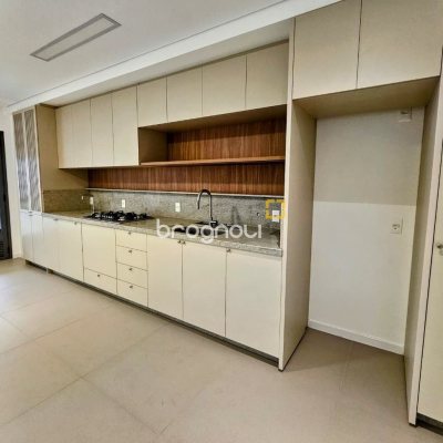 Apartamento com 119m², 2 quartos (sendo 1 suíte), 2 garagens, no bairro Morro das Pedras em Florianópolis