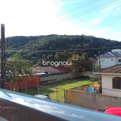 Casa com 100m², 2 quartos (sendo 1 suíte), 1 garagem, no bairro Rio Tavares em Florianópolis