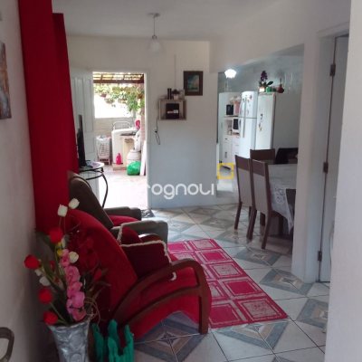 Casa com 100m², 2 quartos (sendo 1 suíte), 1 garagem, no bairro Rio Tavares em Florianópolis