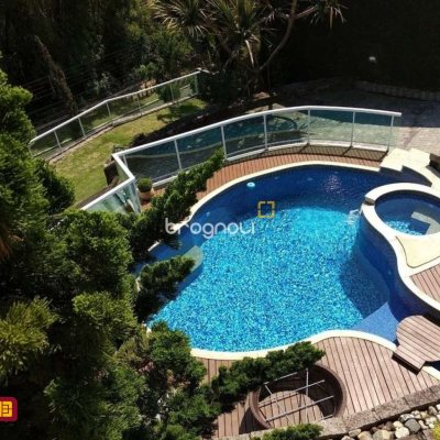 Casa de Condomínio com 400m², 3 quartos (sendo 1 suíte), 2 garagens, no bairro Bosque das Mansões em São José