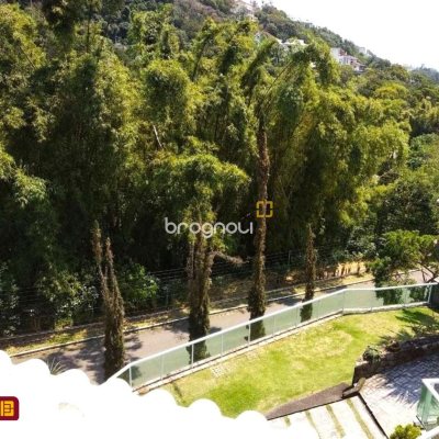 Casa de Condomínio com 400m², 3 quartos (sendo 1 suíte), 2 garagens, no bairro Bosque das Mansões em São José