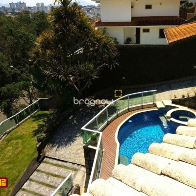 Casa de Condomínio com 400m², 3 quartos (sendo 1 suíte), 2 garagens, no bairro Bosque das Mansões em São José