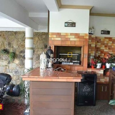 Casa de Condomínio com 400m², 3 quartos (sendo 1 suíte), 2 garagens, no bairro Bosque das Mansões em São José