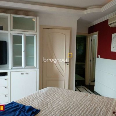 Casa de Condomínio com 400m², 3 quartos (sendo 1 suíte), 2 garagens, no bairro Bosque das Mansões em São José