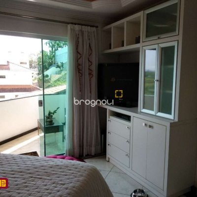 Casa de Condomínio com 400m², 3 quartos (sendo 1 suíte), 2 garagens, no bairro Bosque das Mansões em São José
