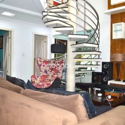 Casa de Condomínio com 400m², 3 quartos (sendo 1 suíte), 2 garagens, no bairro Bosque das Mansões em São José