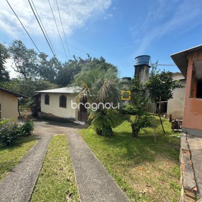Terreno com 1036m², no bairro Rio Tavares em Florianópolis