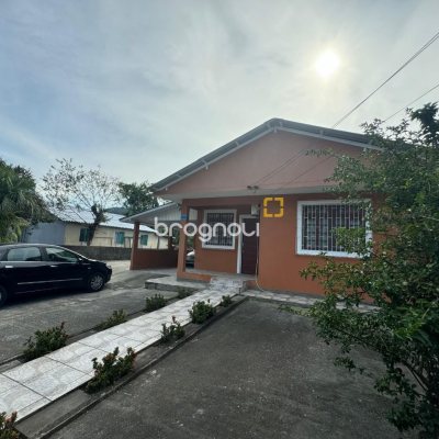 Terreno com 1036m², no bairro Rio Tavares em Florianópolis