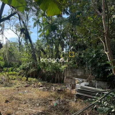 Terreno com 1036m², no bairro Rio Tavares em Florianópolis
