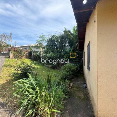 Terreno com 1036m², no bairro Rio Tavares em Florianópolis