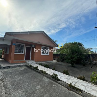 Terreno com 1036m², no bairro Rio Tavares em Florianópolis