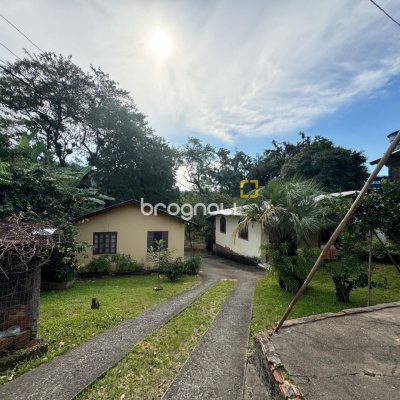 Terreno com 1036m², no bairro Rio Tavares em Florianópolis