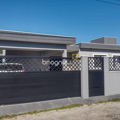 Casa com 132m², 4 quartos (sendo 2 suítes), 2 garagens, no bairro Ingleses em Florianópolis