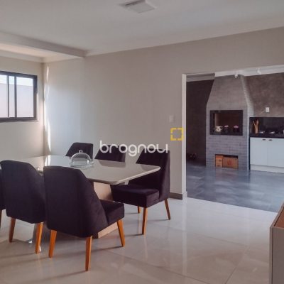 Casa com 132m², 4 quartos (sendo 2 suítes), 2 garagens, no bairro Ingleses em Florianópolis