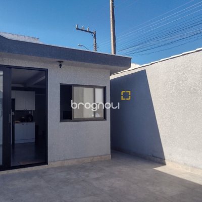 Casa com 132m², 4 quartos (sendo 2 suítes), 2 garagens, no bairro Ingleses em Florianópolis