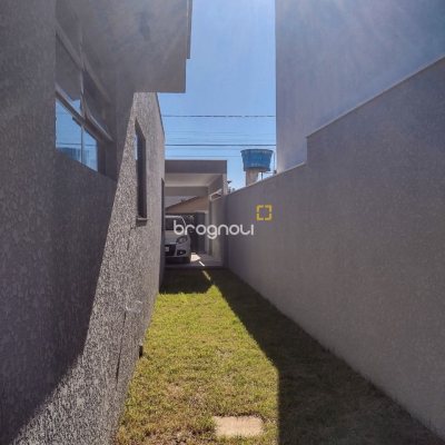Casa com 132m², 4 quartos (sendo 2 suítes), 2 garagens, no bairro Ingleses em Florianópolis